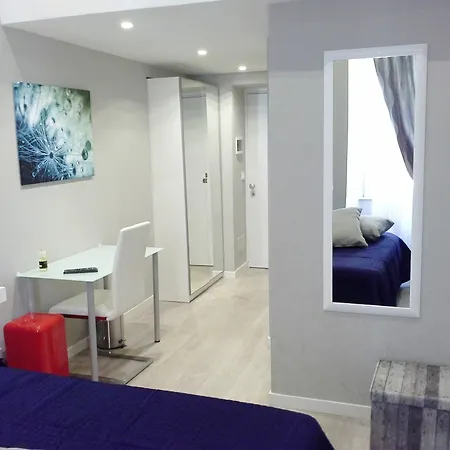 Ripetta Harbor 5*